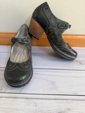 Jambu Sorbet black Mary Jane block heel round toe. WJ15SR801. Size 7 M